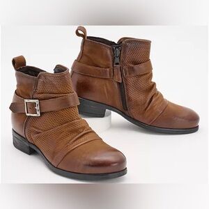 Miz Mooz NWT Leather Ankle Boots with Buckle - Suzy Size‎ 40 wide